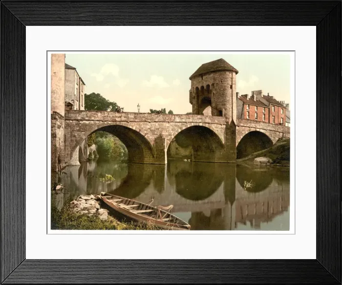 Framed Print : Bridge over the Monnow, Monmouth, England Framed Print : Bridge over the Monnow, Monmouth, England