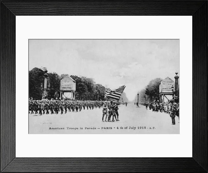 Framed Print : American troops on parade in Paris Framed Print : American troops on parade in Paris