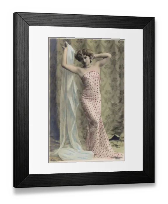 Framed Print : Parisian beauty in figure-hugging dress Framed Print : Parisian beauty in figure-hugging dress