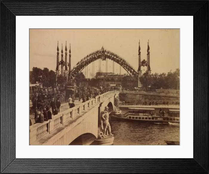 Framed Print : Crowds crossing the Pont de l Alma, looking toward the Passe Framed Print : Crowds crossing the Pont de l Alma, looking toward the Passe