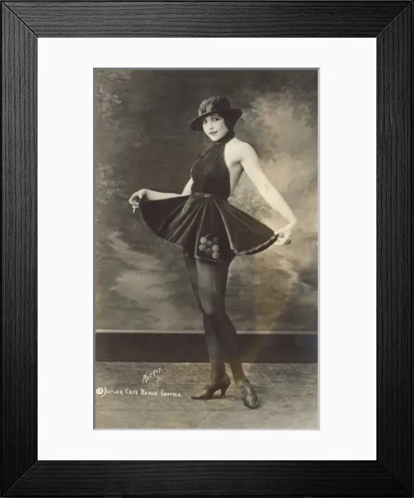 Framed Print : The entertainer Framed Print : The entertainer