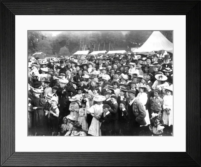 Framed Print : Crowd at Punch and Judy Show Framed Print : Crowd at Punch and Judy Show