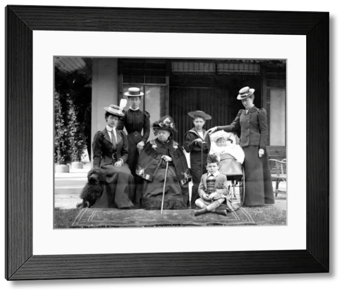 Framed Print : Queen Victoria Framed Print : Queen Victoria