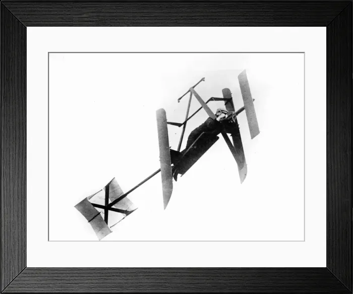 Framed Print : Maxim-Dunne glider Framed Print : Maxim-Dunne glider