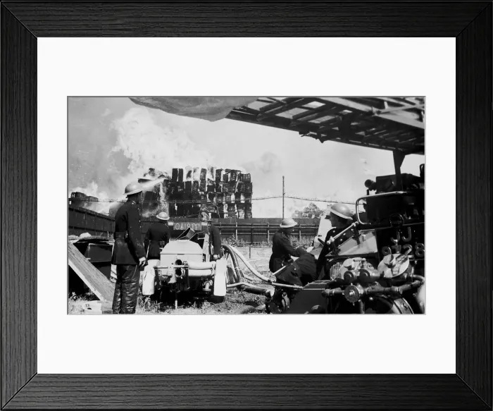 Framed Print : Major fire in Waterden Road, Homerton, E15, WW2 Framed Print : Major fire in Waterden Road, Homerton, E15, WW2