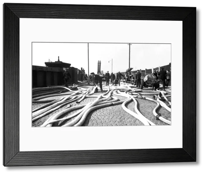 Framed Print : Major fire in Waterden Road, Homerton, E15, WW2 Framed Print : Major fire in Waterden Road, Homerton, E15, WW2