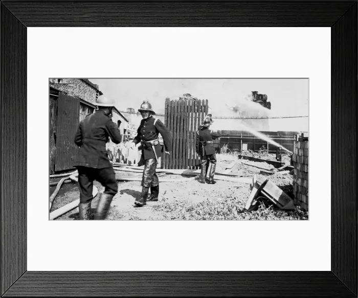 Framed Print : Major fire in Waterden Road, Homerton, E15, WW2 Framed Print : Major fire in Waterden Road, Homerton, E15, WW2