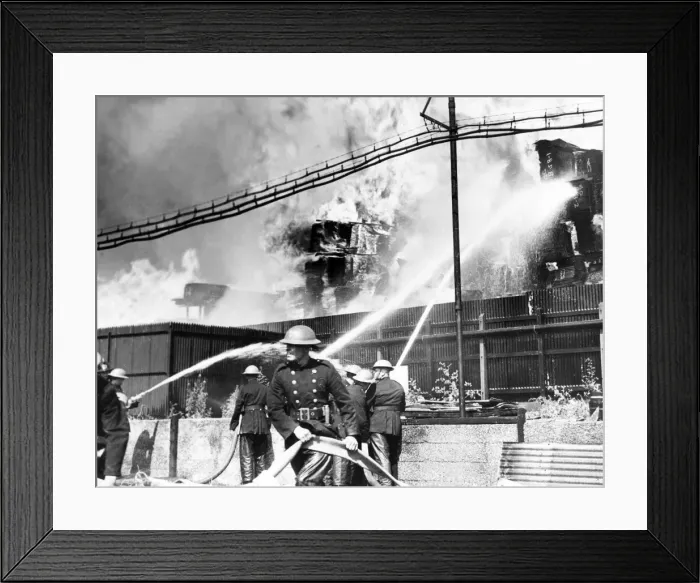 Framed Print : Major fire in Waterden Road, Homerton, E15, WW2 Framed Print : Major fire in Waterden Road, Homerton, E15, WW2