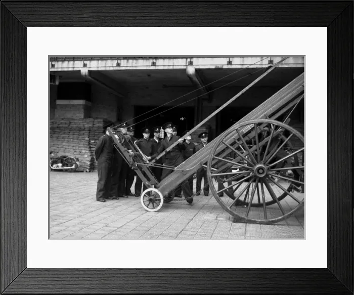 Framed Print : London firefighters training at Brigade HQ, Lambeth SE1 Framed Print : London firefighters training at Brigade HQ, Lambeth SE1