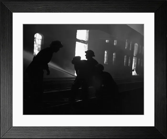 : Blitz on London -- Blackfriars Goods Depot, WW2 : Blitz on London -- Blackfriars Goods Depot, WW2