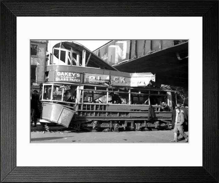 Framed Print : Aftermath of high explosive bomb, Blackfriars Road, WW2 Framed Print : Aftermath of high explosive bomb, Blackfriars Road, WW2