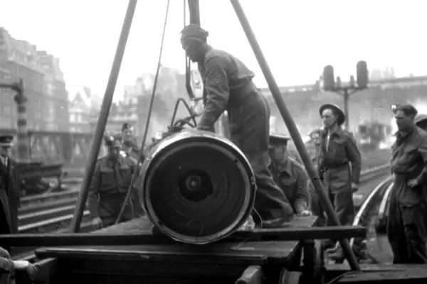 Blitz in London -- bomb disposal at Charing Cross