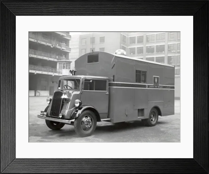 Framed Print : LFB fire Control Unit at Brigade HQ, Lambeth, WW2 Framed Print : LFB fire Control Unit at Brigade HQ, Lambeth, WW2