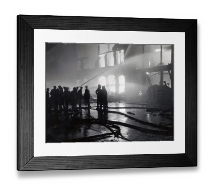 Framed Print : Blitz in the City of London -- Queen Victoria Street, WW2 Framed Print : Blitz in the City of London -- Queen Victoria Street, WW2