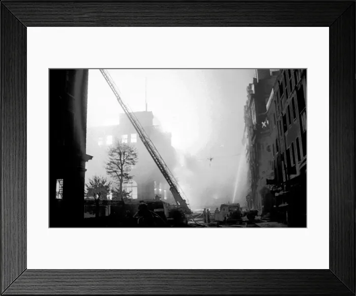 Framed Print : Blitz in City of London -- Queen Victoria Street, WW2 Framed Print : Blitz in City of London -- Queen Victoria Street, WW2