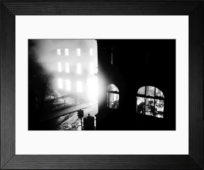Framed Print : Blitz in London -- Queen Victoria Street and Thames Street Framed Print : Blitz in London -- Queen Victoria Street and Thames Street