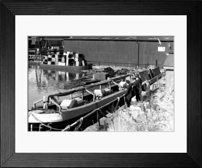 Framed Print : NFS (London Region) narrow boat fitted with fire pumps Framed Print : NFS (London Region) narrow boat fitted with fire pumps