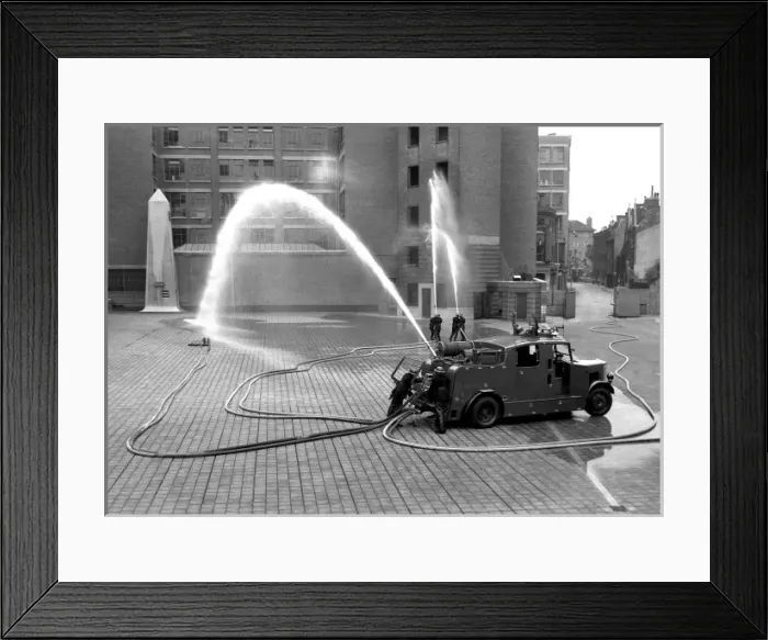 Framed Print : NFS (London Region No 5) pump escape and crew, WW2 Framed Print : NFS (London Region No 5) pump escape and crew, WW2