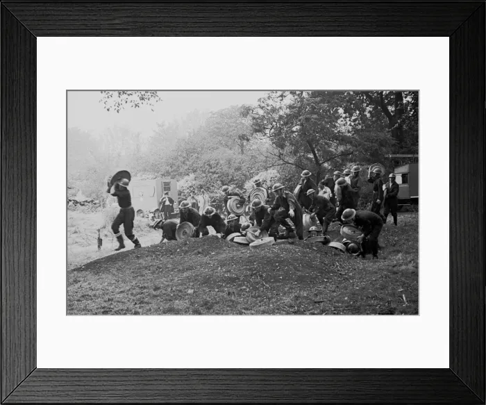 Framed Print : NFS (London Region) assault course training exercises, WW2 Framed Print : NFS (London Region) assault course training exercises, WW2