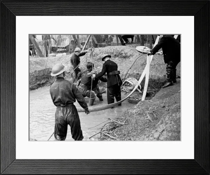 Framed Print : NFS (London Region) assault course training exercises, WW2 Framed Print : NFS (London Region) assault course training exercises, WW2
