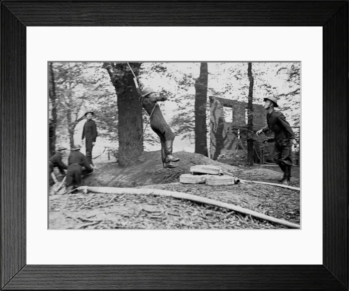 Framed Print : NFS (London Region) assault course training exercises, WW2 Framed Print : NFS (London Region) assault course training exercises, WW2