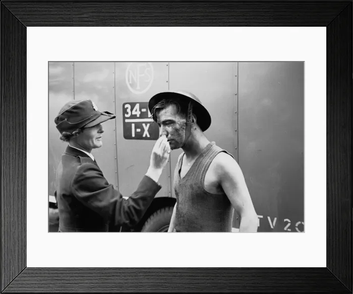 Framed Print : NFS (London Region) assault course training exercises, WW2 Framed Print : NFS (London Region) assault course training exercises, WW2