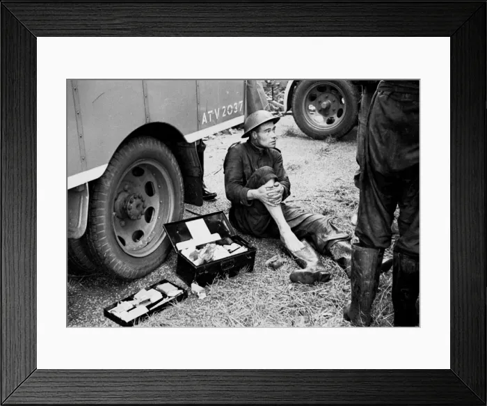 Framed Print : NFS (London Region) assault course training exercises, WW2 Framed Print : NFS (London Region) assault course training exercises, WW2