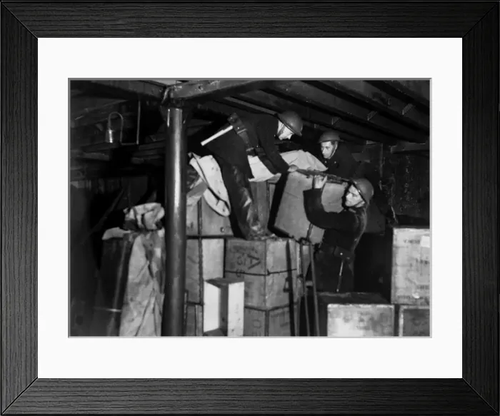 Framed Print : NFS (London Region) Salvage Corps in action, WW2 Framed Print : NFS (London Region) Salvage Corps in action, WW2
