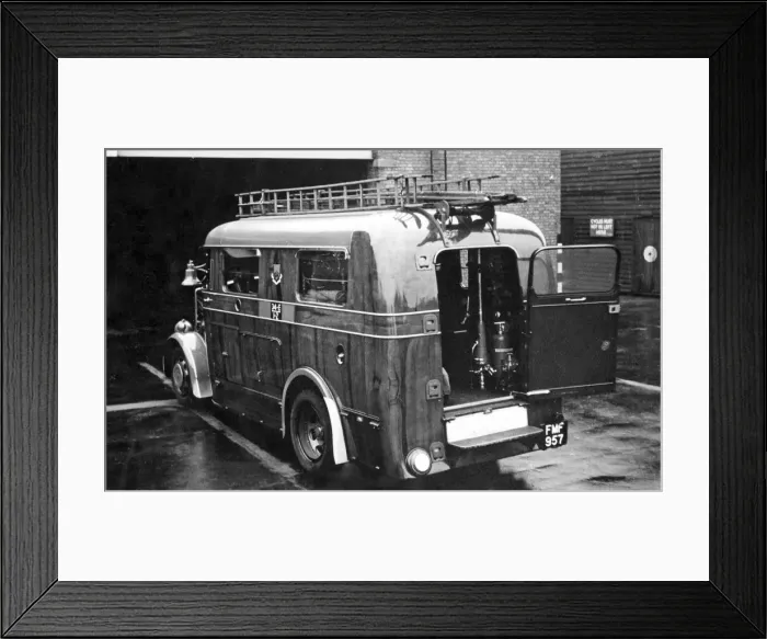 Framed Print : NFS (London Region) former Borough fire engine, WW2 Framed Print : NFS (London Region) former Borough fire engine, WW2