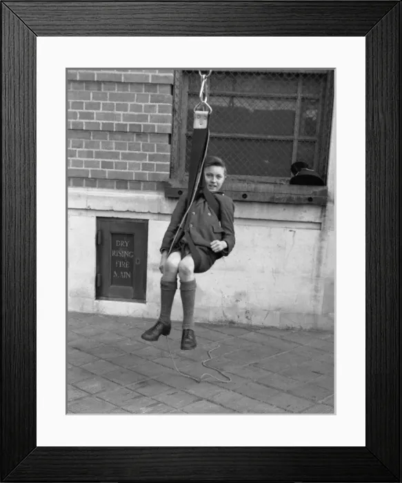 Framed Print : NFS-London Region 100ft turntable rescue sling, WW2 Framed Print : NFS-London Region 100ft turntable rescue sling, WW2