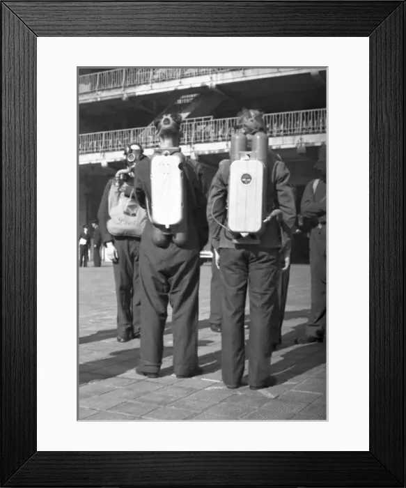 Framed Print : NFS (London) breathing apparatus training, WW2 Framed Print : NFS (London) breathing apparatus training, WW2