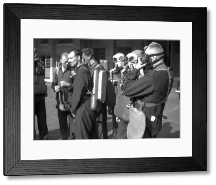 Framed Print : NFS (London) breathing apparatus training, WW2 Framed Print : NFS (London) breathing apparatus training, WW2