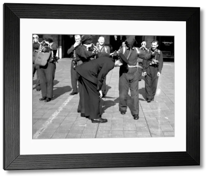 Framed Print : NFS (London) breathing apparatus training, WW2 Framed Print : NFS (London) breathing apparatus training, WW2