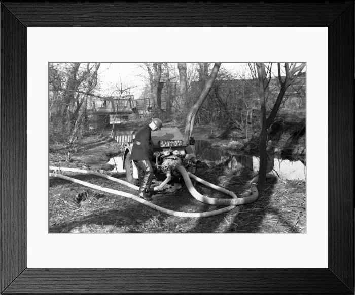 Framed Print : NFS (London) open water pumping exercise, WW2 Framed Print : NFS (London) open water pumping exercise, WW2