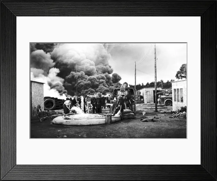 Framed Print : Major blaze at waste tyre dump, Mitcham, Surrey Framed Print : Major blaze at waste tyre dump, Mitcham, Surrey