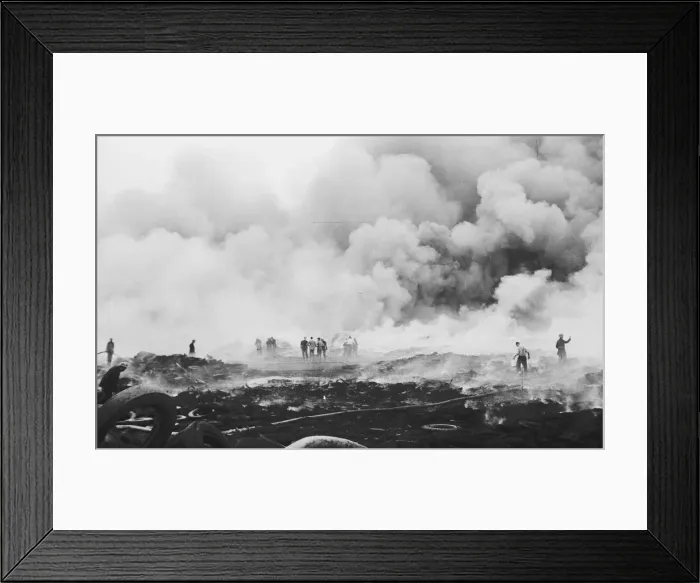 Framed Print : Major blaze at waste tyre dump, Mitcham, Surrey Framed Print : Major blaze at waste tyre dump, Mitcham, Surrey