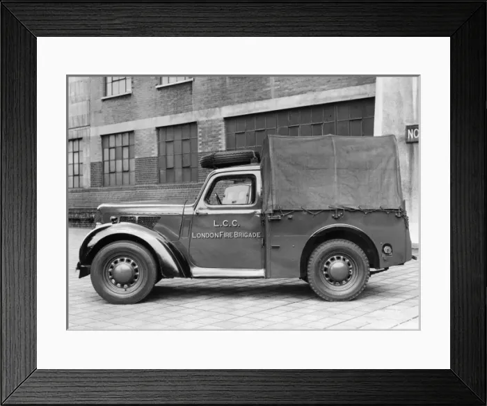 Framed Print : London Fire Brigade Store Van Framed Print : London Fire Brigade Store Van