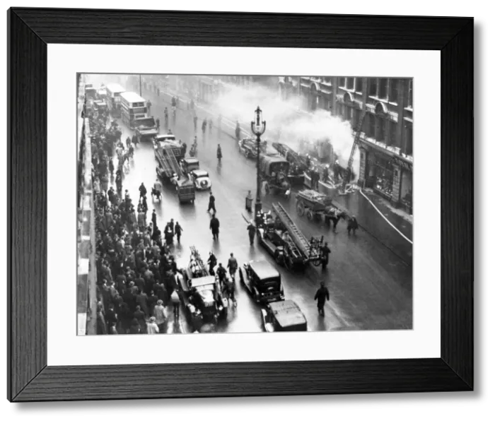 Framed Print : LCC-LFB Daylight Rubber Co fire, Farringdon Road Framed Print : LCC-LFB Daylight Rubber Co fire, Farringdon Road