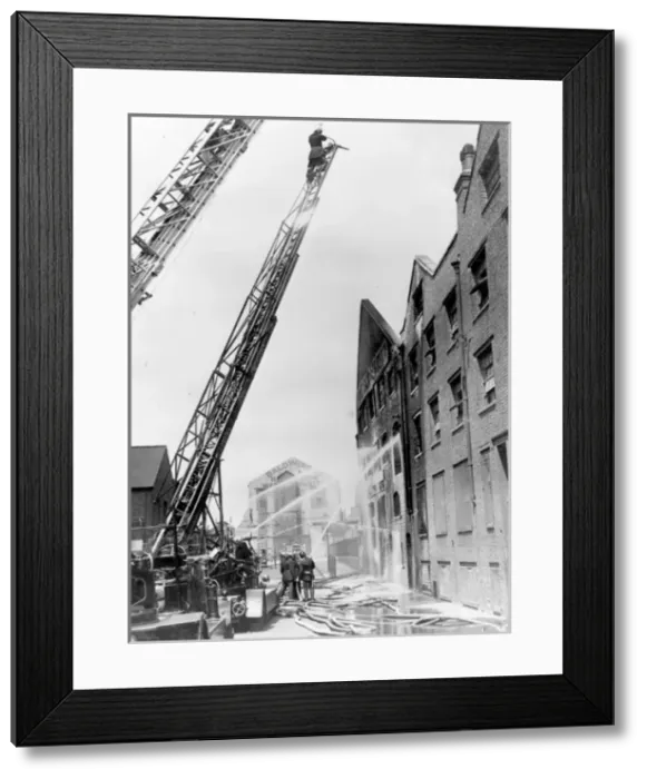 Framed Print : LCC-LFB in action at warehouse blaze Framed Print : LCC-LFB in action at warehouse blaze