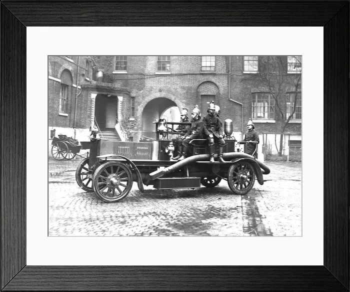 Framed Print : Self-propelled fire engine at LCC-LFB Southwark HQ Framed Print : Self-propelled fire engine at LCC-LFB Southwark HQ