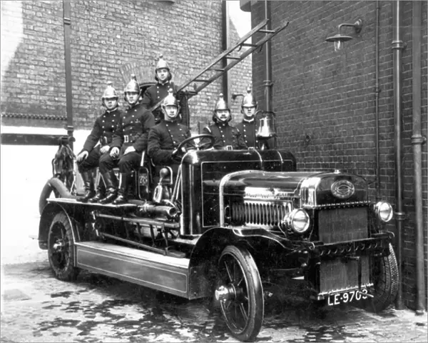 LCC-LFB Dennis motorised Hatfield fire engine