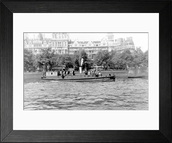 Framed Print : LFB fireboat Alpha II and crew on River Thames Framed Print : LFB fireboat Alpha II and crew on River Thames