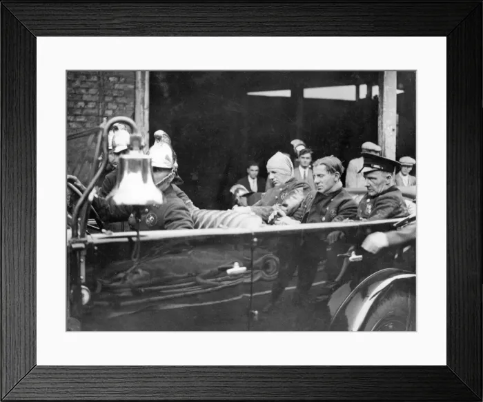 Framed Print : Three Injured firemen taken to Barts Hospital Framed Print : Three Injured firemen taken to Barts Hospital