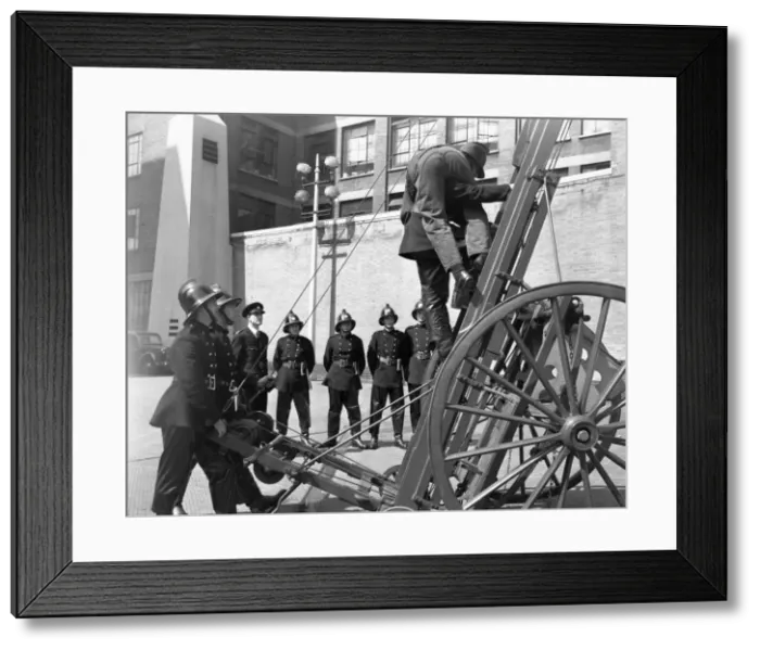 Framed Print : LCC-LFB Recruit firemen training at Brigade HQ, SE1 Framed Print : LCC-LFB Recruit firemen training at Brigade HQ, SE1
