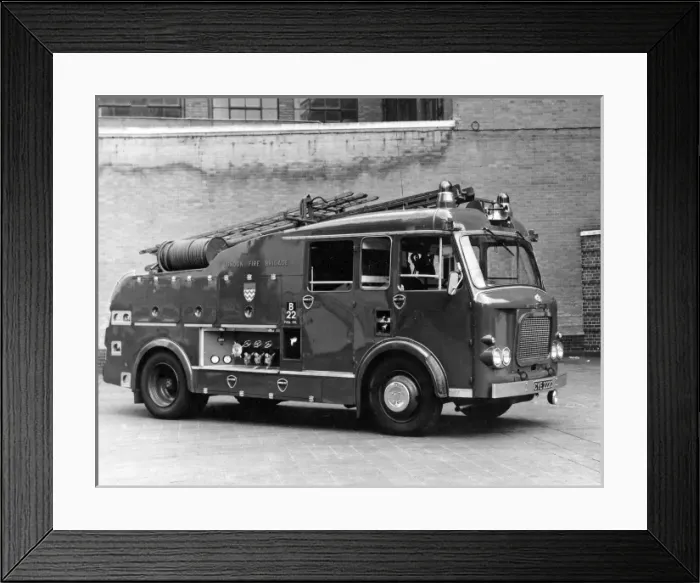 Framed Print : GLC-LFB - Dual purpose pump fire engine Framed Print : GLC-LFB - Dual purpose pump fire engine