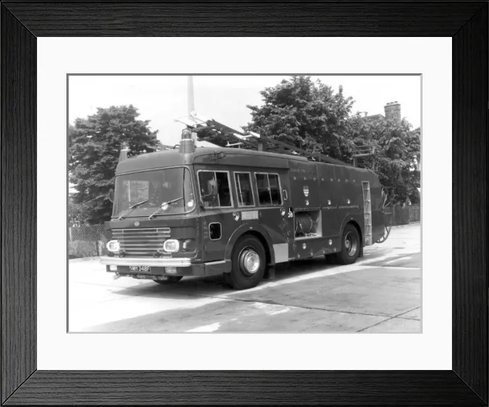 Framed Print : GLC-LFB - Dual purpose pump-escape fire engine Framed Print : GLC-LFB - Dual purpose pump-escape fire engine