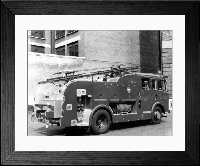 Framed Print : GLC-LFB - Dual purpose pump fire engine Framed Print : GLC-LFB - Dual purpose pump fire engine