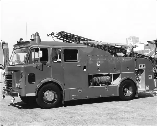GLC-LFB - Dual purpose pump-escape fire engine
