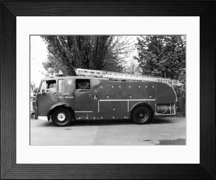 Framed Print : GLC-LFB - Dual purpose pump fire engine Framed Print : GLC-LFB - Dual purpose pump fire engine
