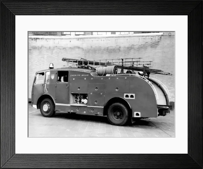 Framed Print : GLC-LFB - Dual purpose pump fire engine Framed Print : GLC-LFB - Dual purpose pump fire engine